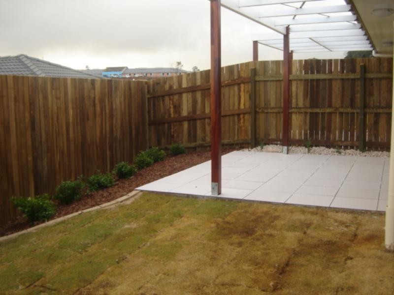 2/17 Winning Street, Glenvale QLD 4350