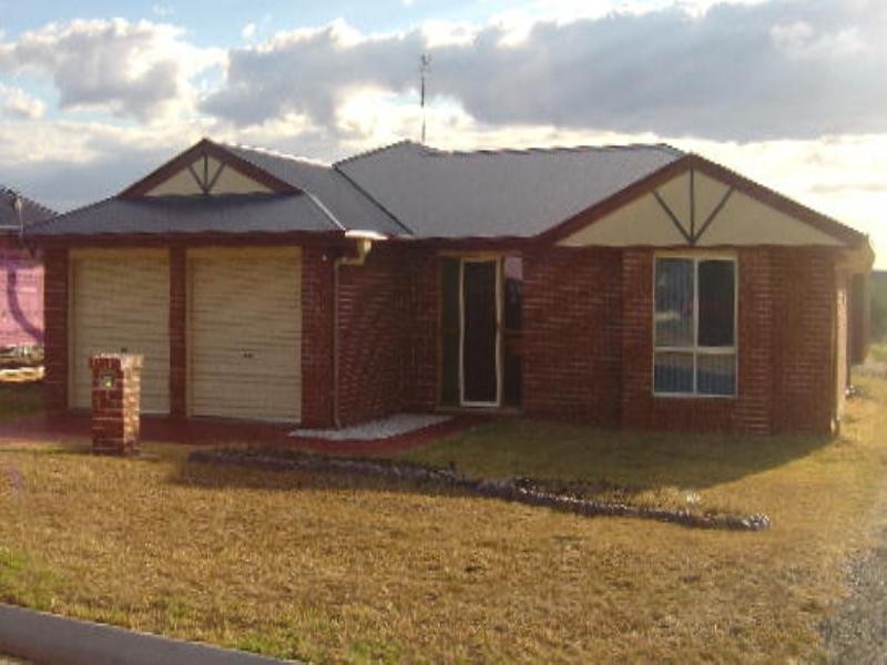 6 Sinclair Street, Wyreema QLD 4352