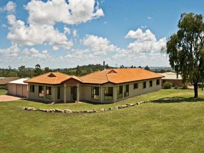 1 Tarranganda Court, Glenvale QLD 4350