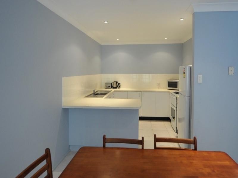 2/389 Greenwattle Street, Wilsonton QLD 4350