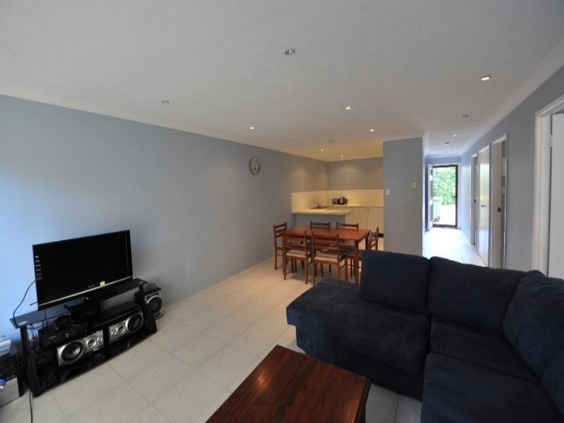 2/389 Greenwattle Street, Wilsonton QLD 4350