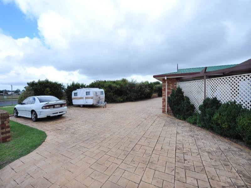 2/389 Greenwattle Street, Wilsonton QLD 4350