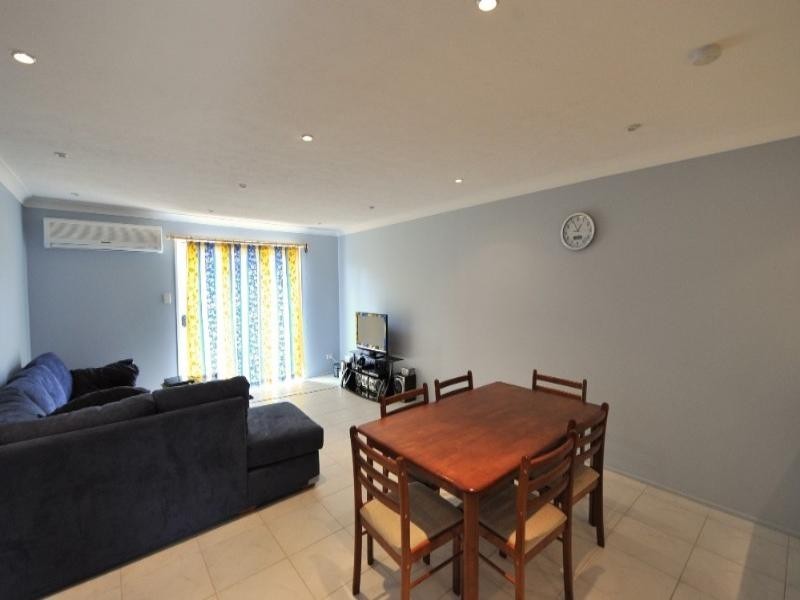 2/389 Greenwattle Street, Wilsonton QLD 4350