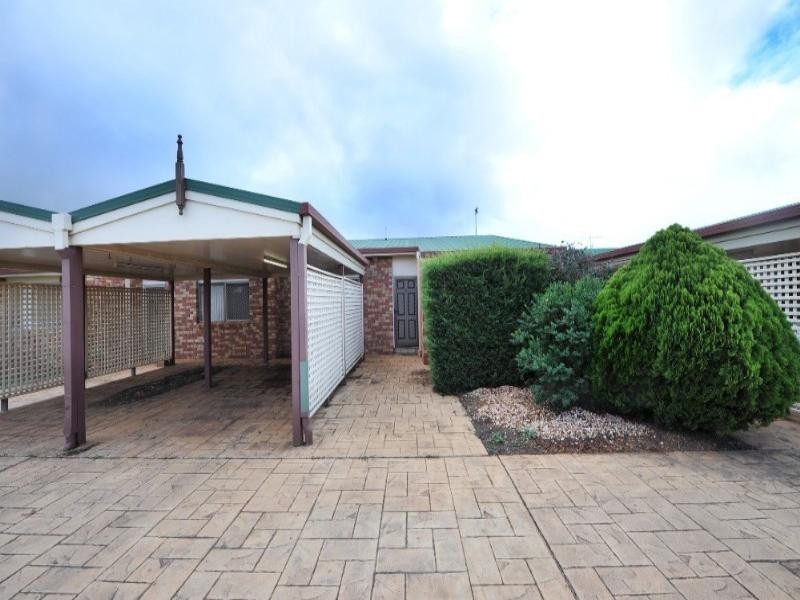 2/389 Greenwattle Street, Wilsonton QLD 4350