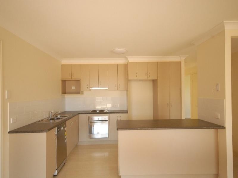 1/34 Gordon Avenue, Newtown QLD 4350