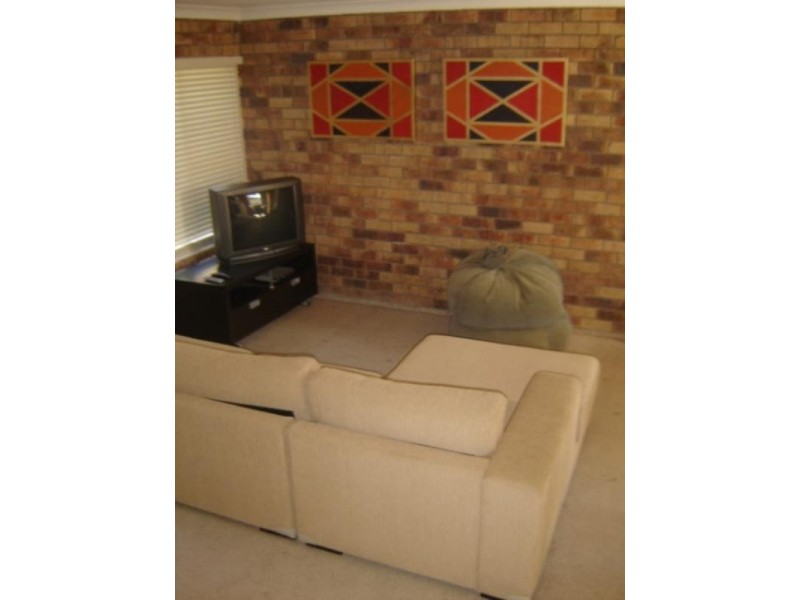 4/240 Spring Street, Middle Ridge QLD 4350