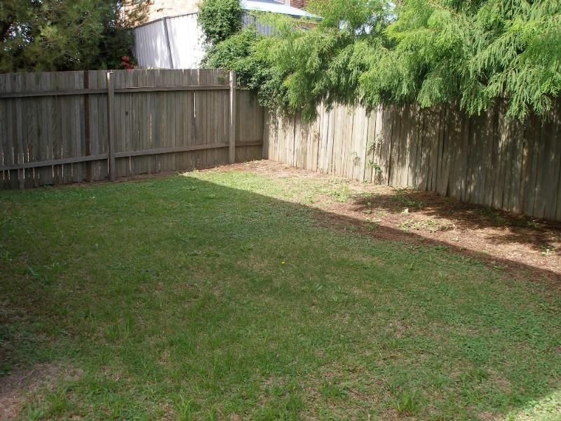 4/240 Spring Street, Middle Ridge QLD 4350