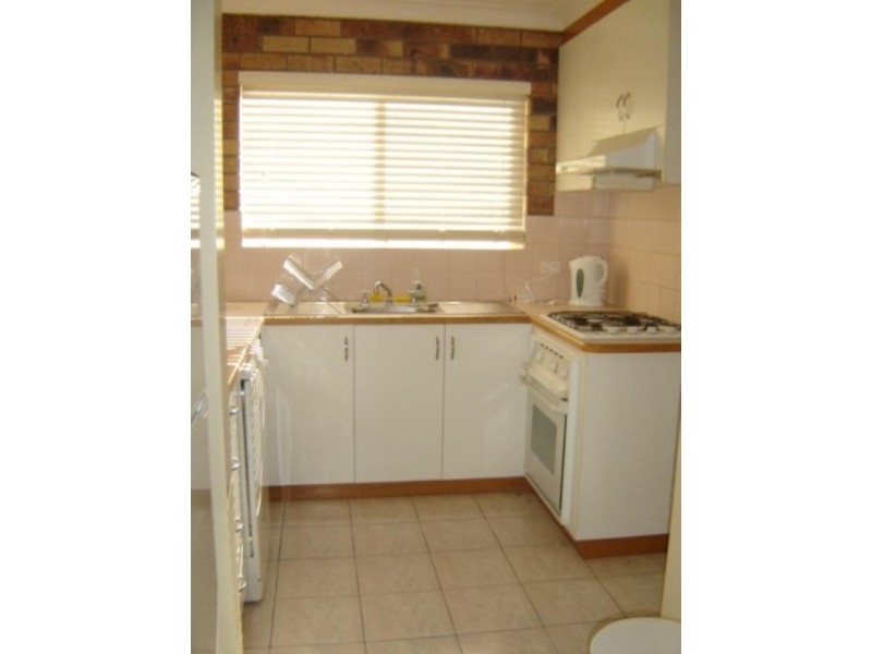 4/240 Spring Street, Middle Ridge QLD 4350