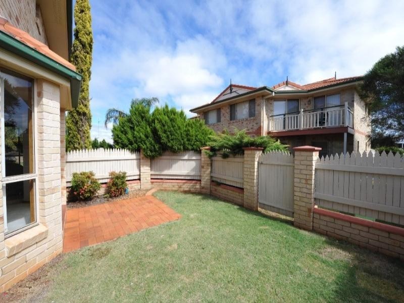 2/23 Platz Street, Darling Heights QLD 4350
