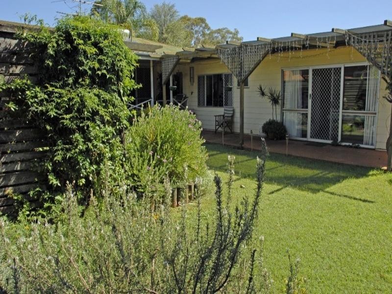 239 North Street, Wilsonton QLD 4350
