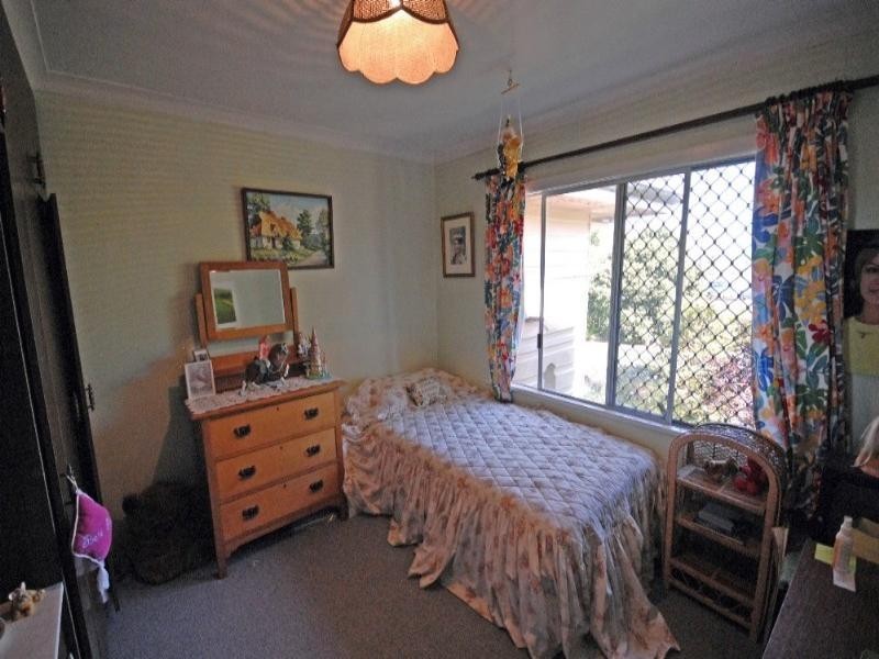239 North Street, Wilsonton QLD 4350