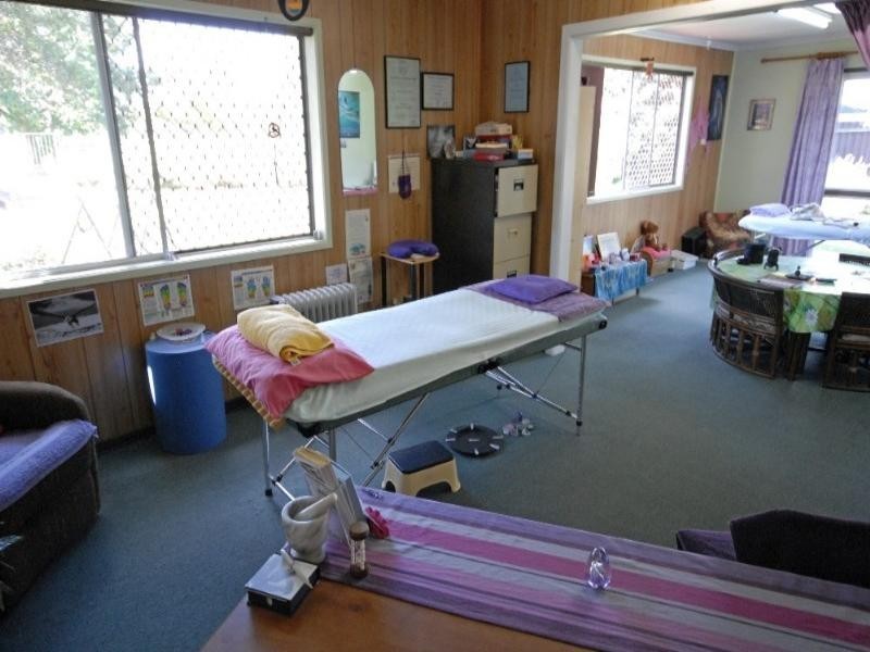 239 North Street, Wilsonton QLD 4350