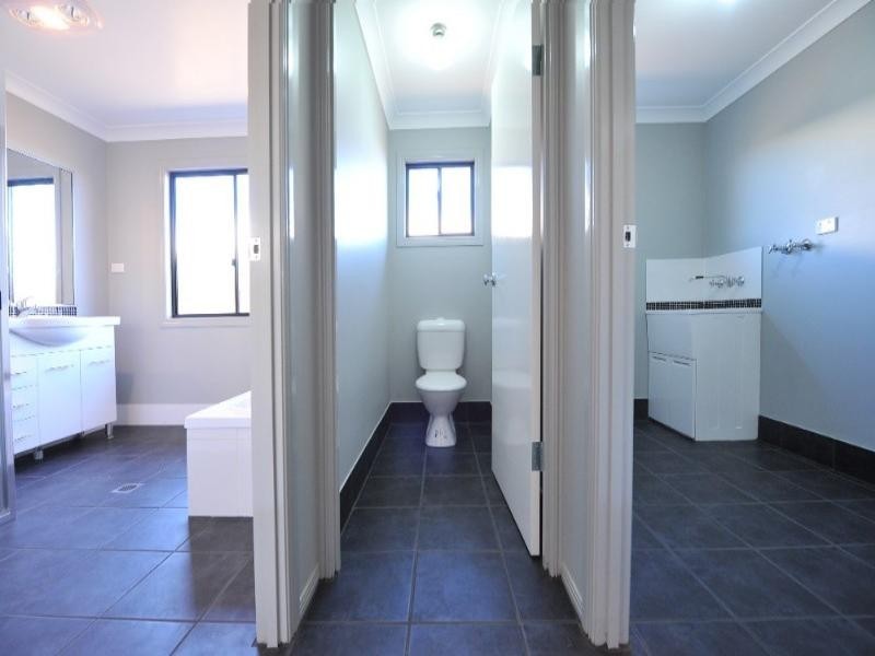 21 Ashford Drive, Wyreema QLD 4352