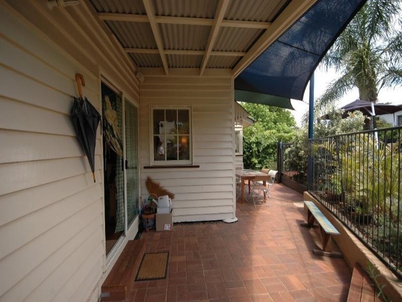 106 Stuart Street, Mount Lofty QLD 4350