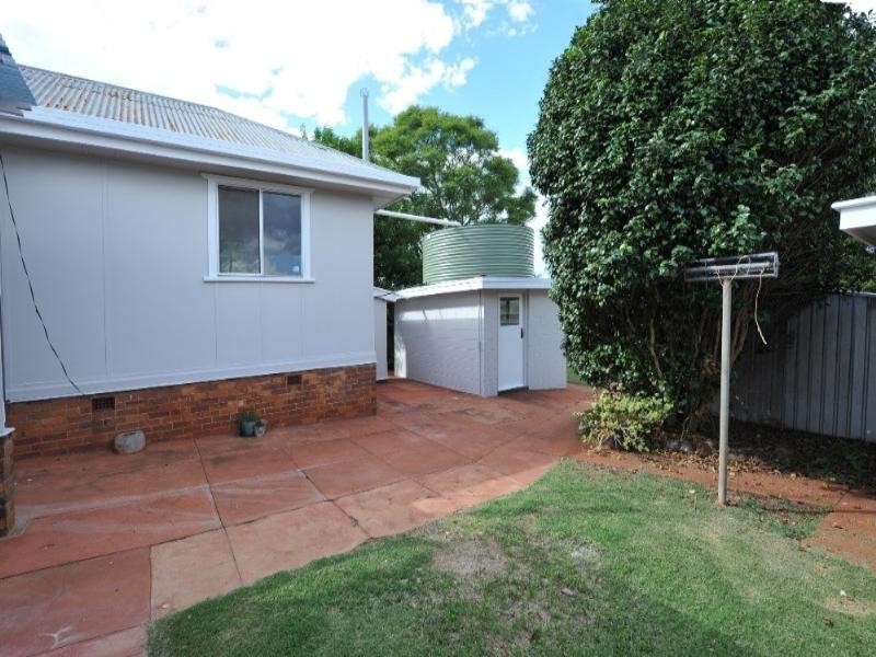 20 Blackdown Street, Harristown QLD 4350