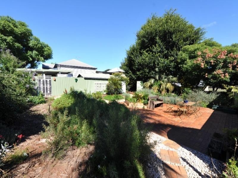 4 Lawrence Street, South Toowoomba QLD 4350