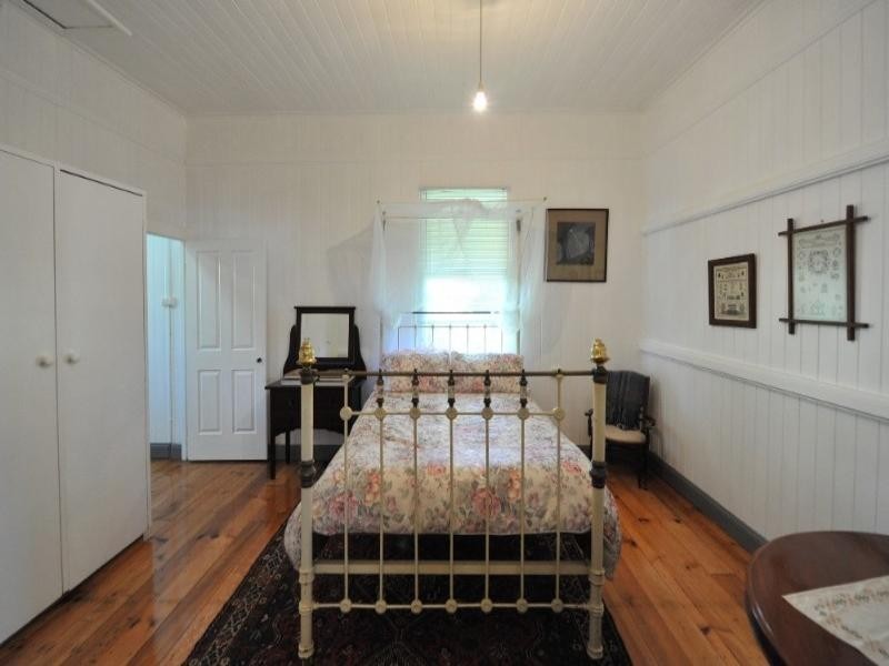 4 Lawrence Street, South Toowoomba QLD 4350