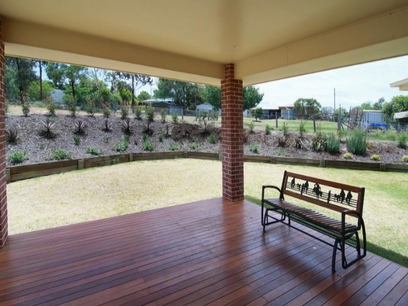 21 Tea Tree Court, Gowrie Junction QLD 4352