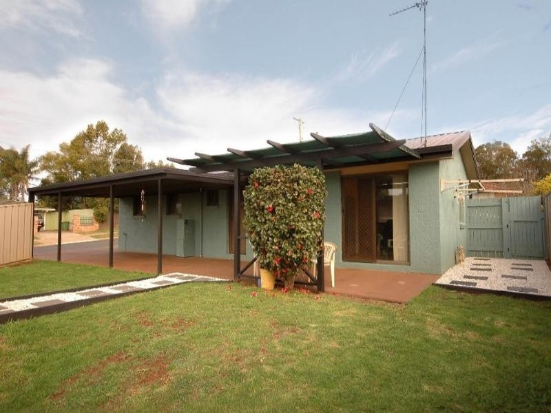1 Champagne Crescent, Wilsonton QLD 4350