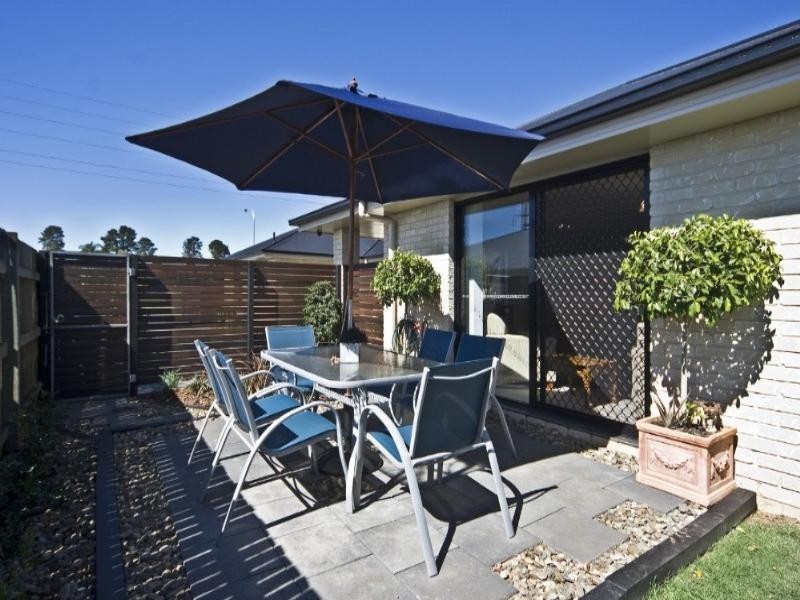 2/65 Kearney Street, Kearneys Spring QLD 4350