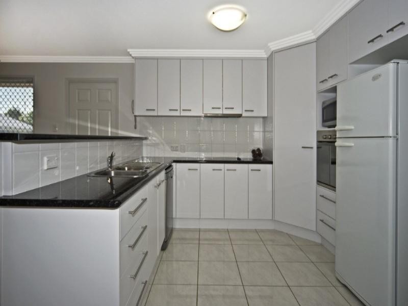 2/65 Kearney Street, Kearneys Spring QLD 4350