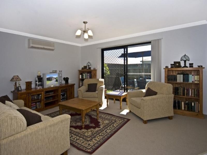 2/65 Kearney Street, Kearneys Spring QLD 4350