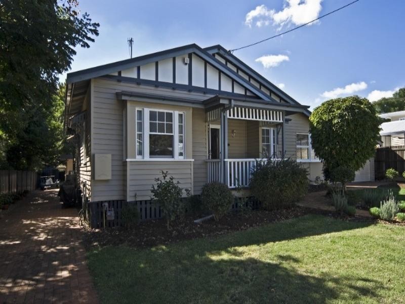 1 Alice Street, East Toowoomba QLD 4350