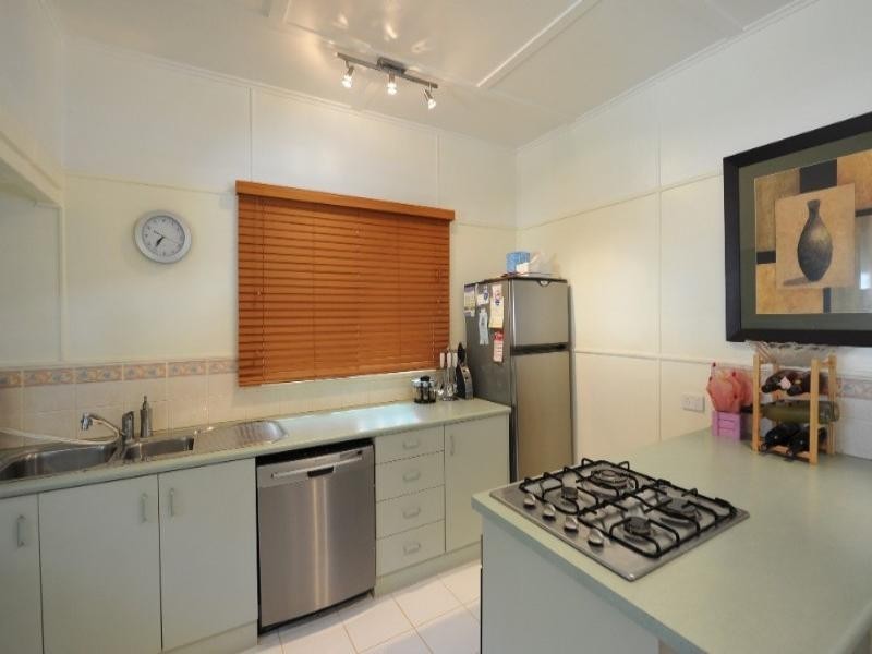 16 Weetwood Street, Newtown QLD 4350