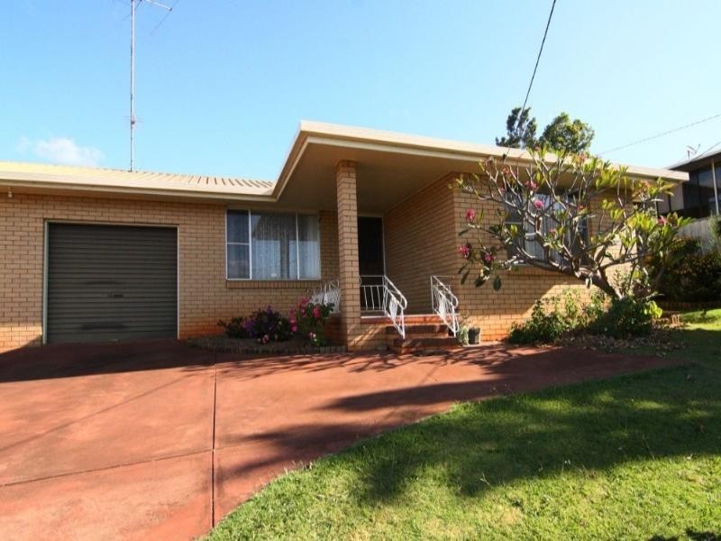 1/6 Cossart Street, Centenary Heights QLD 4350