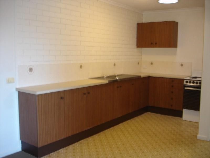 1/6 Cossart Street, Centenary Heights QLD 4350