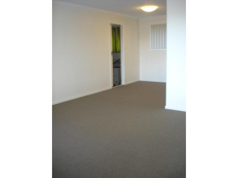 1/6 Cossart Street, Centenary Heights QLD 4350