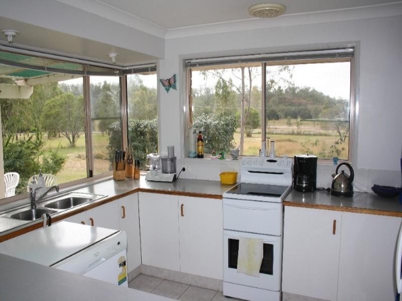 35 Diana Crescent, Withcott QLD 4352