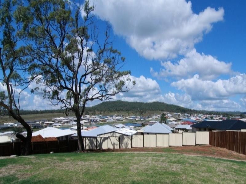 18 Edwin Street, Westbrook QLD 4350