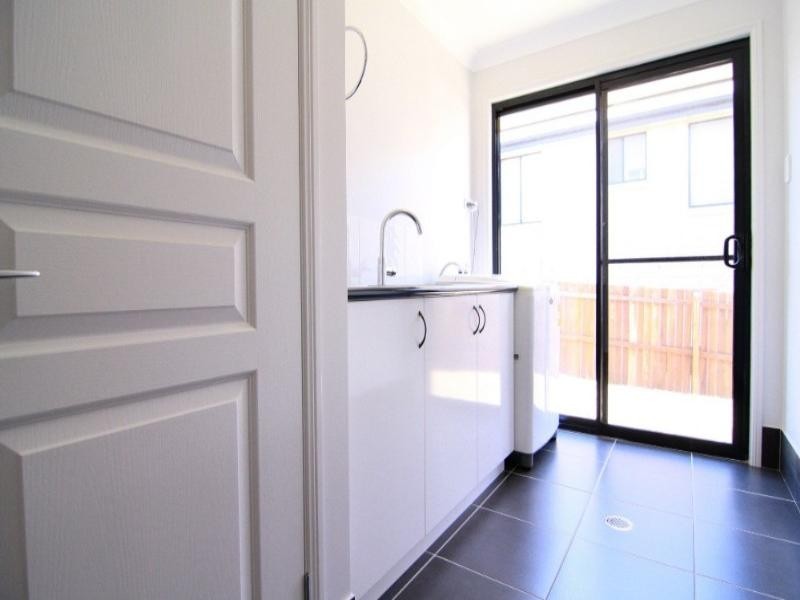 18 Edwin Street, Westbrook QLD 4350