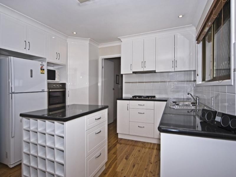 28 Jellicoe Street, Mount Lofty QLD 4350