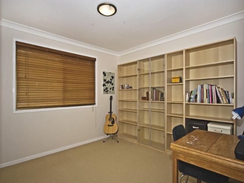 28 Jellicoe Street, Mount Lofty QLD 4350