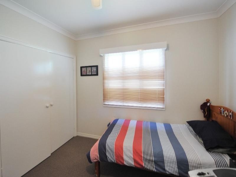 8 Crown Street, Rangeville QLD 4350