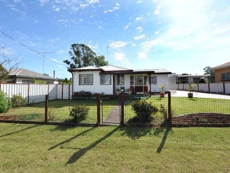 23 Devine Street, Harristown QLD 4350
