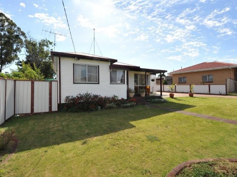 23 Devine Street, Harristown QLD 4350