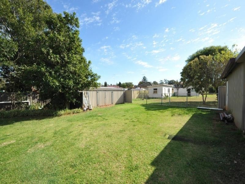 23 Devine Street, Harristown QLD 4350