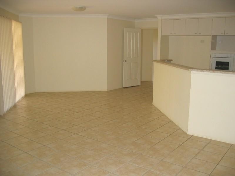 21 Paddington Court, Middle Ridge QLD 4350