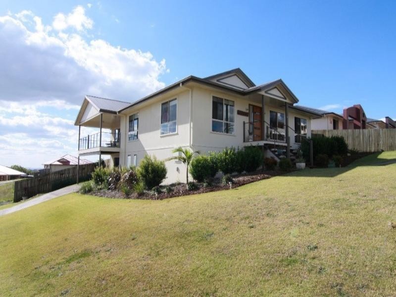 13 Dodson Crescent, Mount Kynoch QLD 4350
