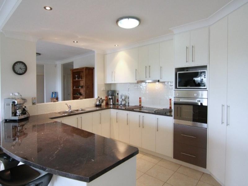 13 Dodson Crescent, Mount Kynoch QLD 4350