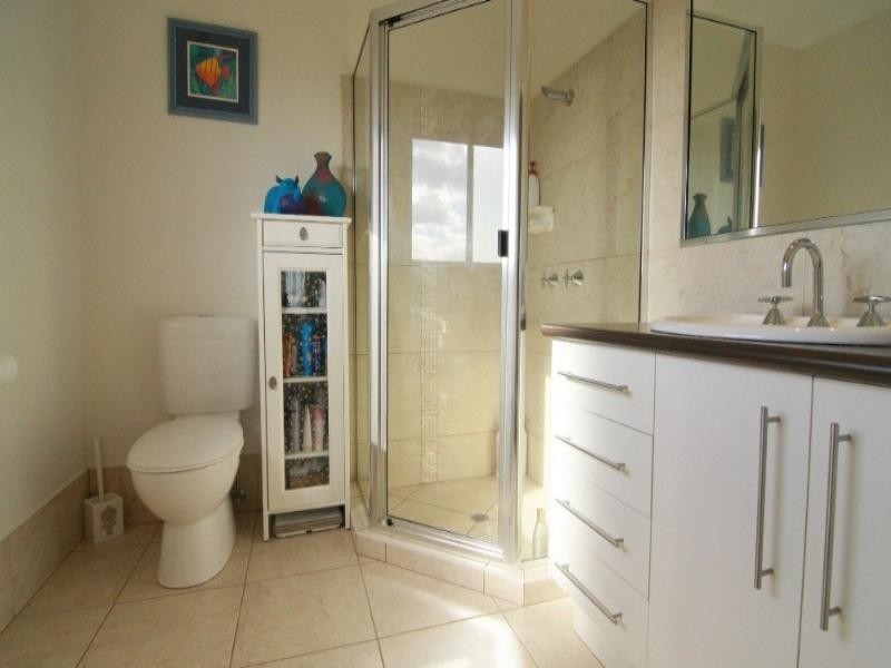 13 Dodson Crescent, Mount Kynoch QLD 4350