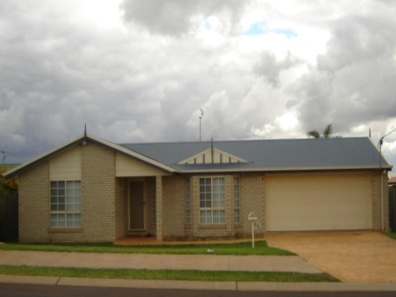 541 Hume Street, Kearneys Spring QLD 4350