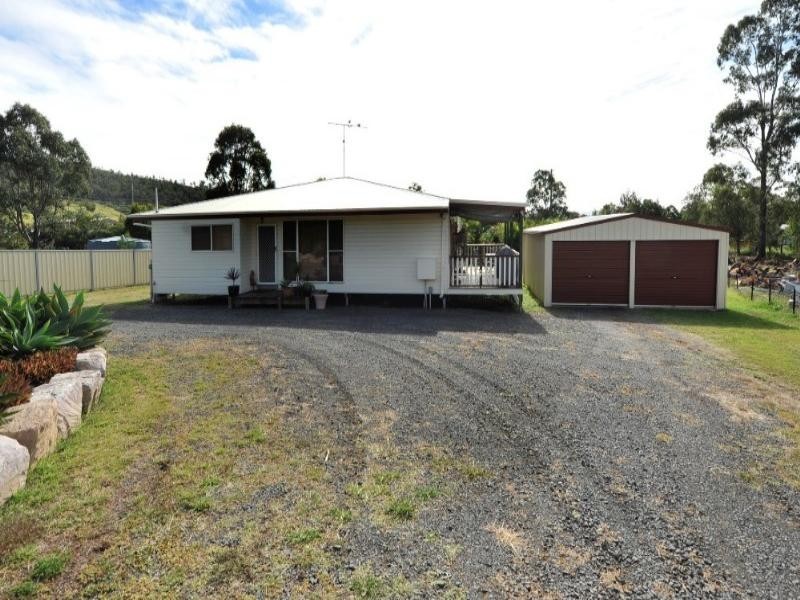 7 May Court, Withcott QLD 4352