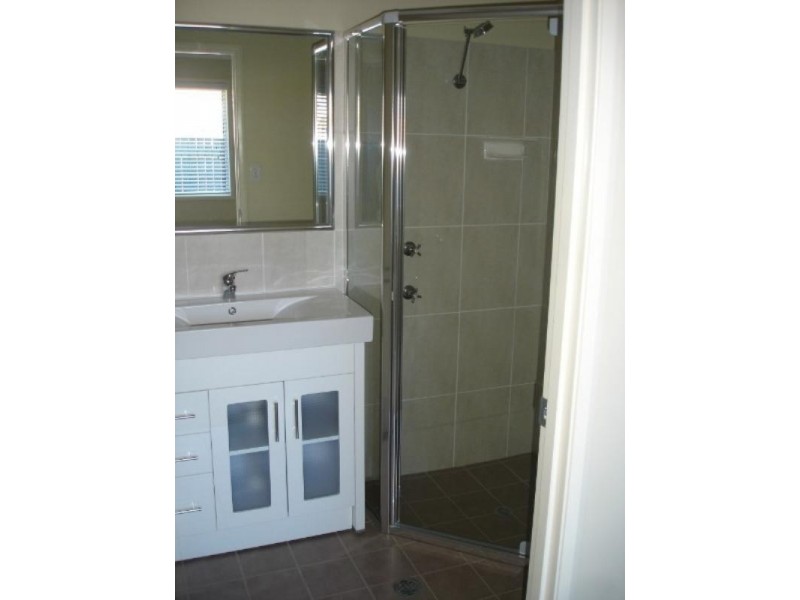 3/10 Lendrum Street, Newtown QLD 4350