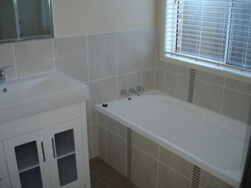 3/10 Lendrum Street, Newtown QLD 4350