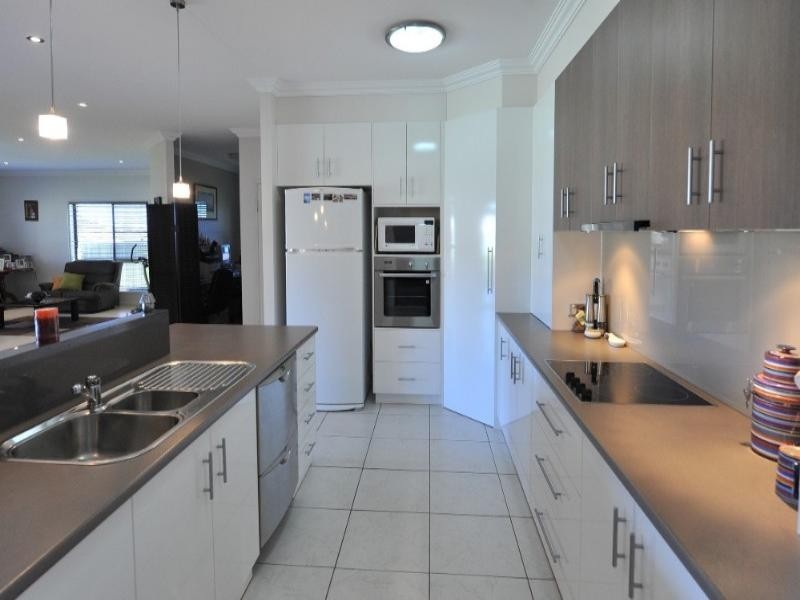 60 Belclaire Drive, Westbrook QLD 4350