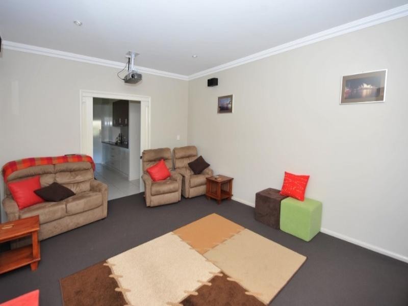 60 Belclaire Drive, Westbrook QLD 4350